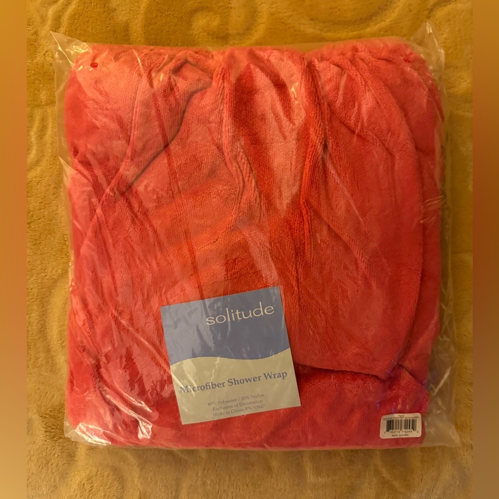 Solitude Microfiber Absorbent Fiesta Color
Shower Wrap - Teaberry, Misses